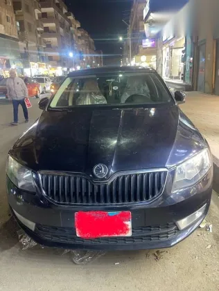 سكودا اوكتافيا 2015 أسود مستعملة للبيع