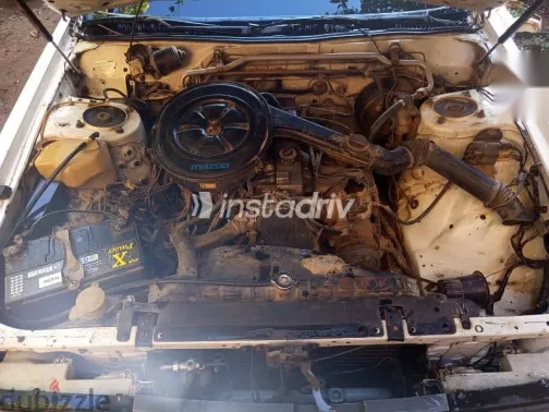 مازدا 929 1990 أبيض مستعملة للبيع - 6