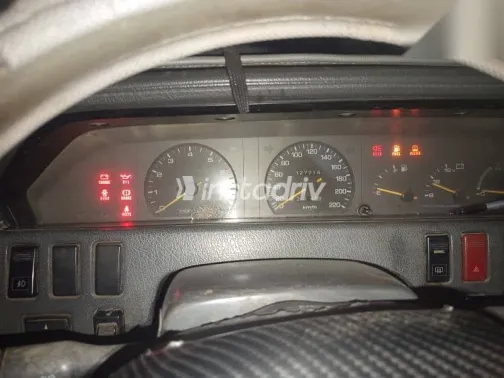 مازدا 929 1990 أبيض مستعملة للبيع - 8