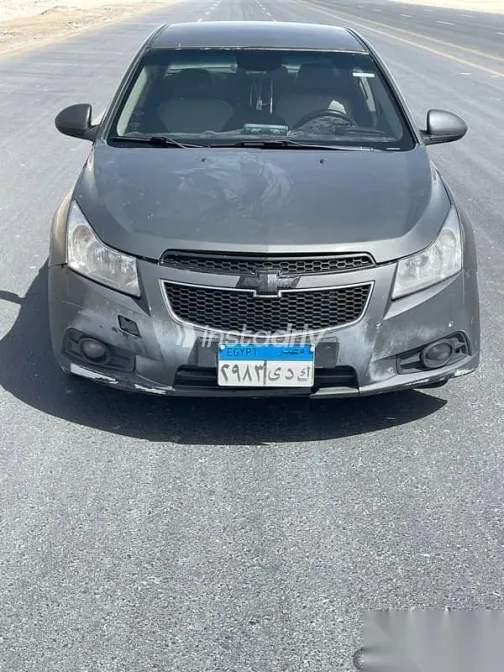 Chevrolet Cruze 2010 Silver Used for Sale - 1