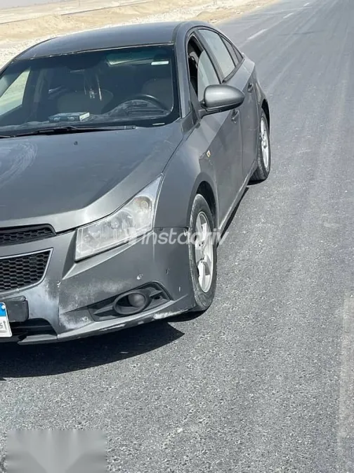 Chevrolet Cruze 2010 Silver Used for Sale - 2