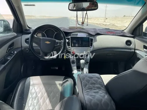 Chevrolet Cruze 2010 Silver Used for Sale - 3