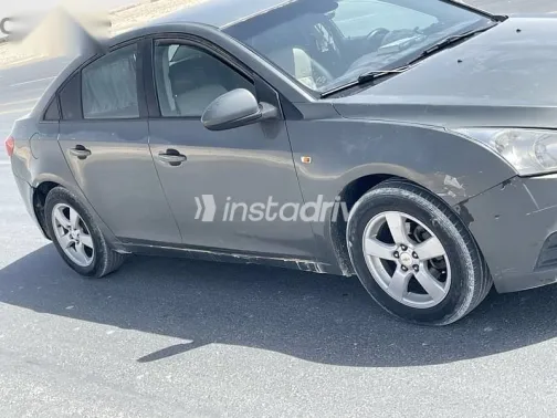 Chevrolet Cruze 2010 Silver Used for Sale - 4