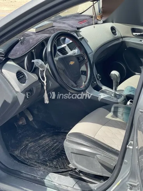 Chevrolet Cruze 2010 Silver Used for Sale - 5