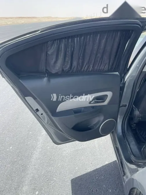 Chevrolet Cruze 2010 Silver Used for Sale - 8