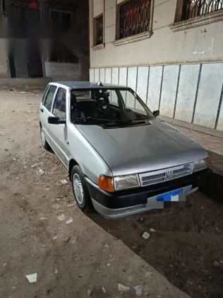 فيات اونو 1993 فضي مستعملة للبيع