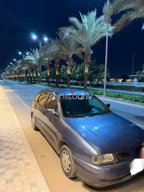 سيات ابيزا 1994 أزرق غامق مستعملة للبيع - 2