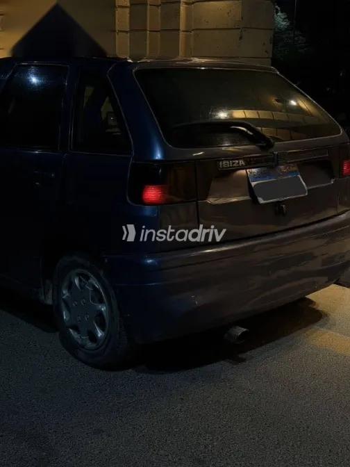 سيات ابيزا 1994 أزرق غامق مستعملة للبيع - 3