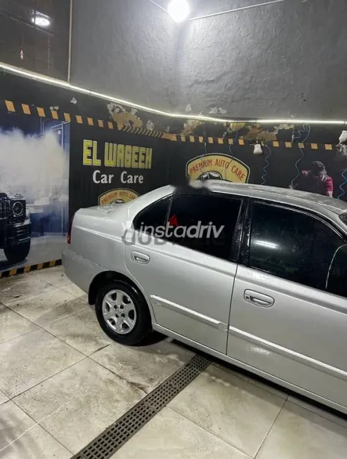 هيونداي فيرنا 2007 فضي مستعملة للبيع - 3