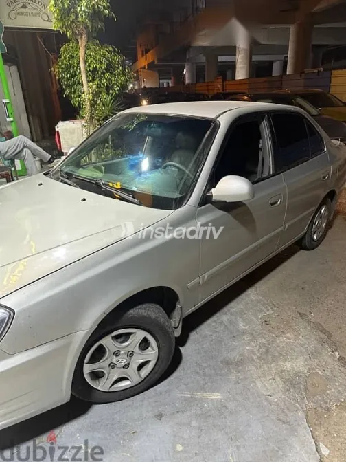 هيونداي فيرنا 2007 فضي مستعملة للبيع - 4