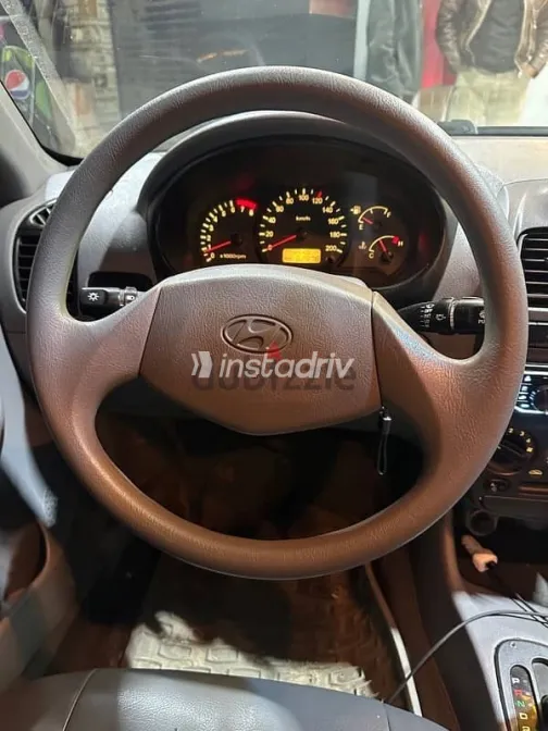 هيونداي فيرنا 2007 فضي مستعملة للبيع - 8