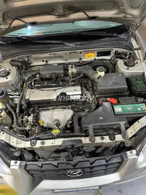 هيونداي فيرنا 2007 فضي مستعملة للبيع - 9