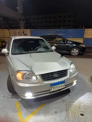 هيونداي فيرنا 2007 فضي مستعملة للبيع