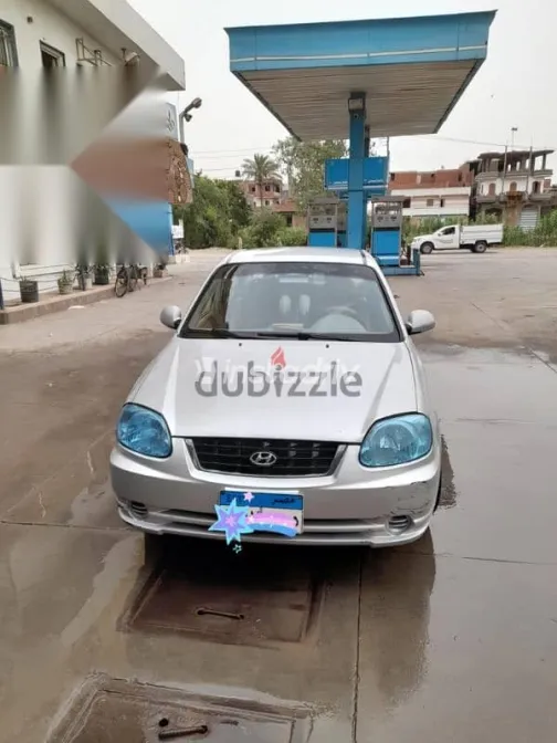 هيونداي فيرنا 2011 فضي مستعملة للبيع - 3