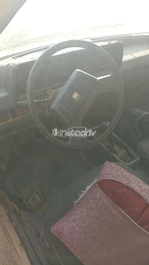 مازدا 323 1982 بيج مستعملة للبيع - 2