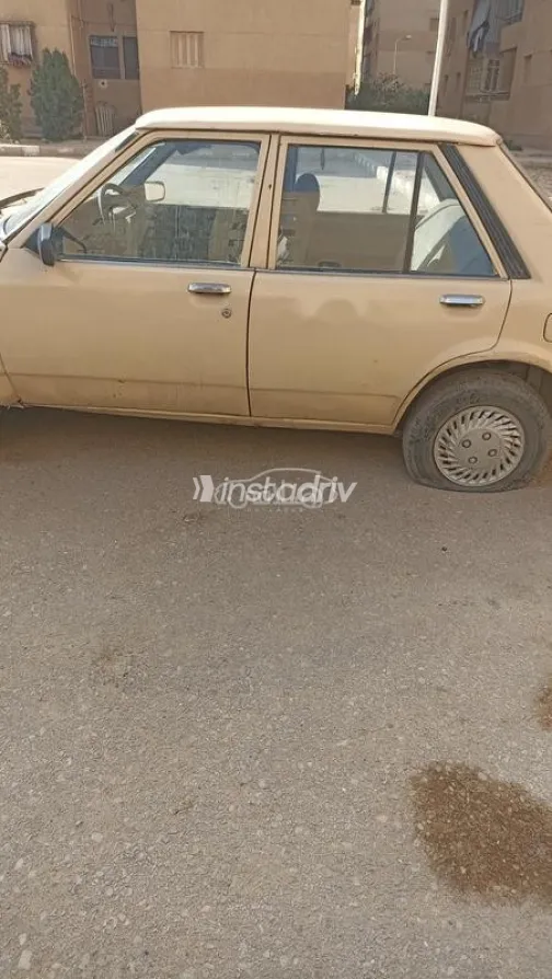 مازدا 323 1982 بيج مستعملة للبيع - 4