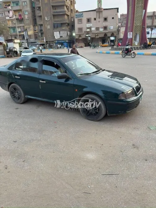 سكودا اوكتافيا A4 1998 أخضر غامق مستعملة للبيع - 2