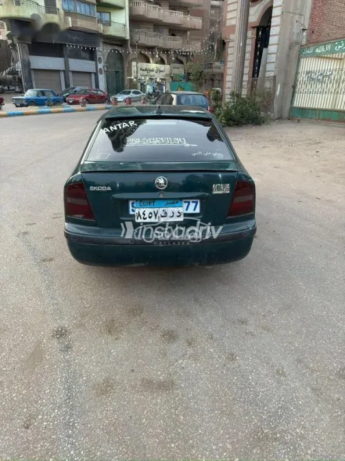 سكودا اوكتافيا A4 1998 أخضر غامق مستعملة للبيع - 3