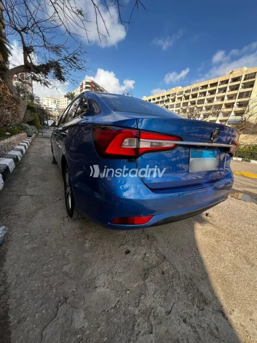 ام جى 5 2022 أبيض مستعملة للبيع - 2