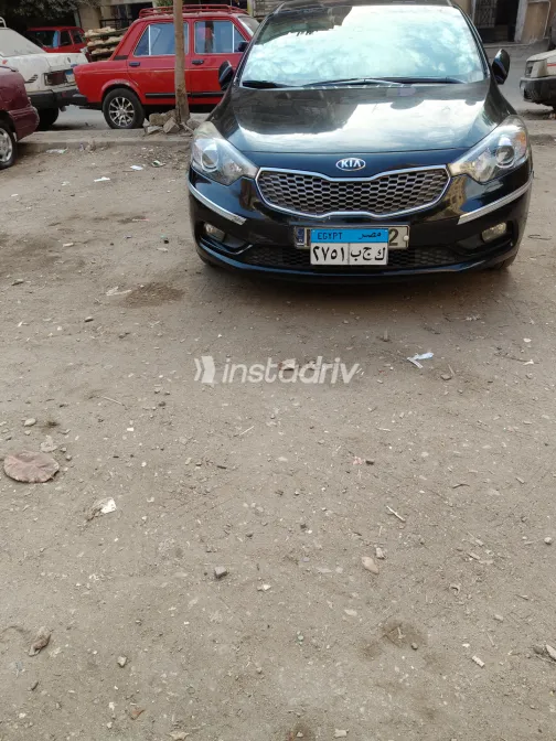 كيا K3 2013 أبيض مستعملة للبيع - 3