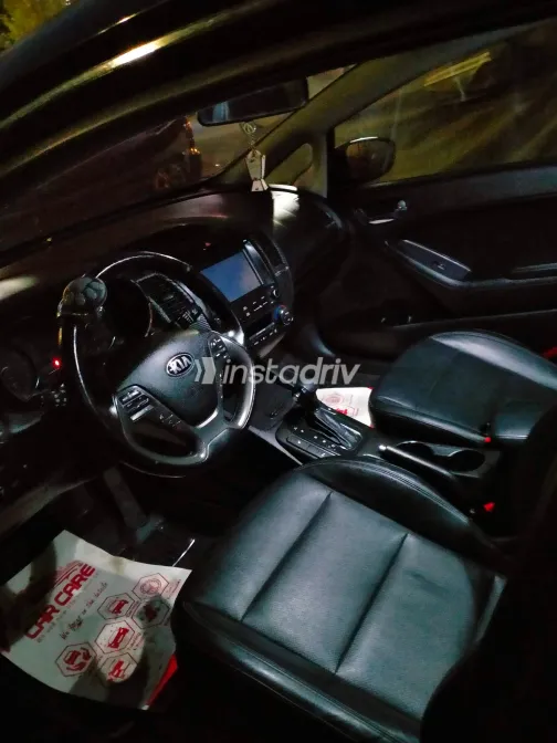 كيا K3 2013 أبيض مستعملة للبيع - 5