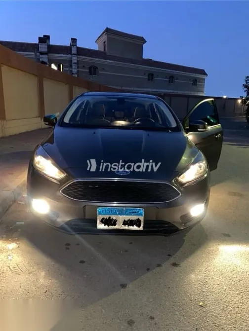 فورد فوكس 2017 رمادي مستعملة للبيع - 4