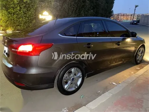 فورد فوكس 2017 رمادي مستعملة للبيع - 5