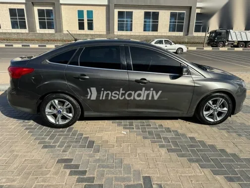 فورد فوكس 2017 رمادي مستعملة للبيع - 7