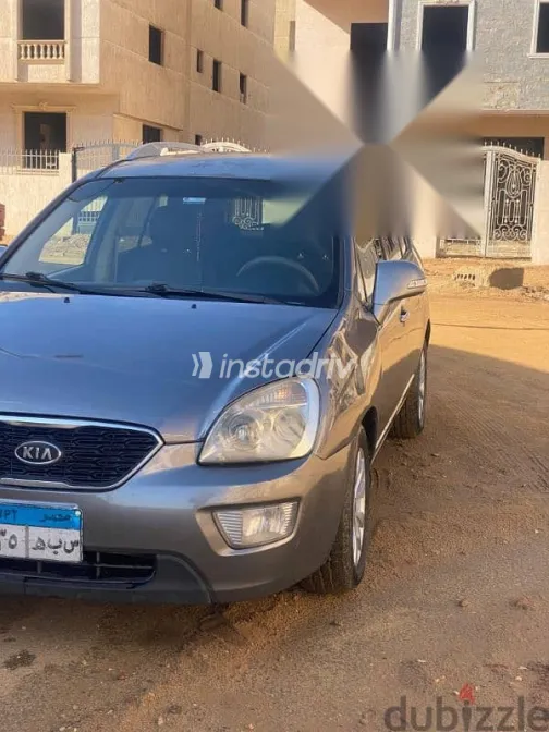 كيا كارينز 2012 فضي مستعملة للبيع - 6