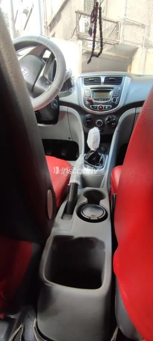 هيونداي اكسنت RB 2012 رمادي غامق مستعملة للبيع - 2