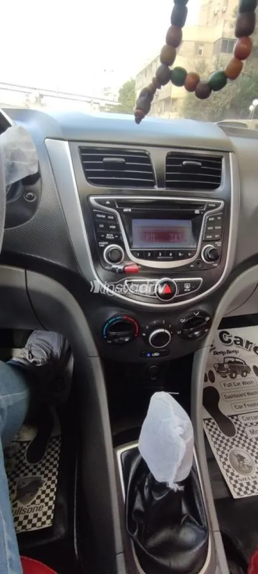 هيونداي اكسنت RB 2012 رمادي غامق مستعملة للبيع - 3