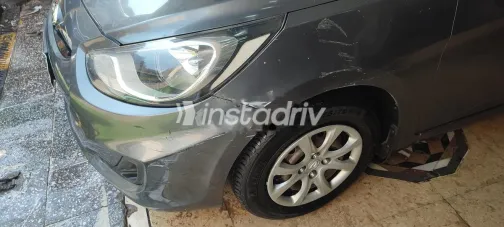 هيونداي اكسنت RB 2012 رمادي غامق مستعملة للبيع - 4