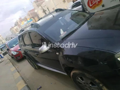 رينو داستر 2015 أسود مستعملة للبيع - 3