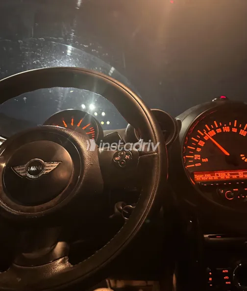 مينى كانترى مان 2015 أبيض مستعملة للبيع - 4