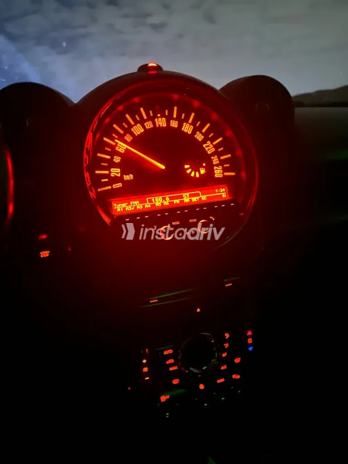 مينى كانترى مان 2015 أبيض مستعملة للبيع - 9