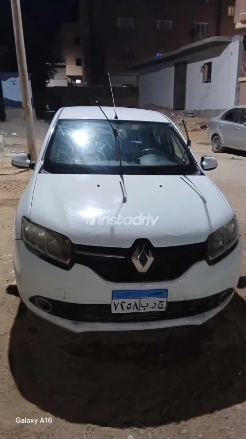 رينو لوجان 2015 أبيض مستعملة للبيع - 1