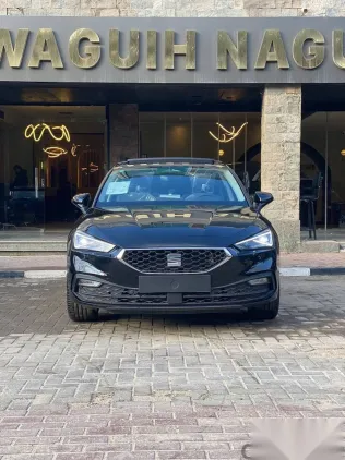 سيات ليون 2026 أسود جديدة للبيع