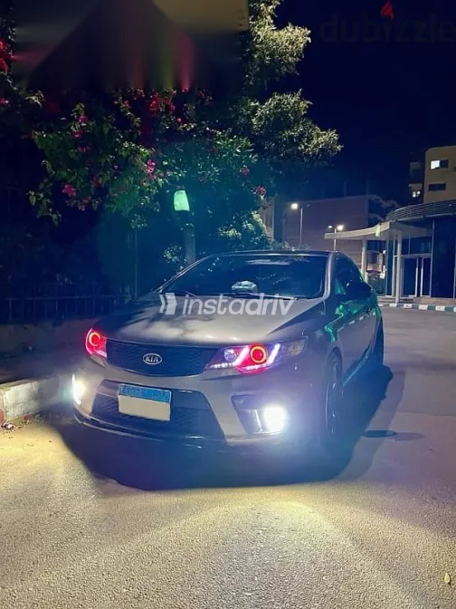 Kia Cerato 2011 Brown Used for Sale - 1