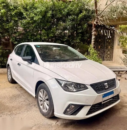 سيات ابيزا 2021 أبيض مستعملة للبيع - 2