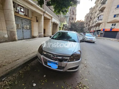 اوبل أسترا 2008 فضي مستعملة للبيع - 1