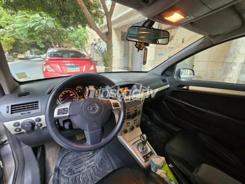 اوبل أسترا 2008 فضي مستعملة للبيع - 3