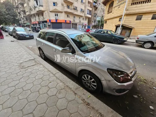 اوبل أسترا 2008 فضي مستعملة للبيع - 4