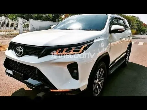 تويوتا فورتشنر 2024 أبيض مستعملة للبيع - 2