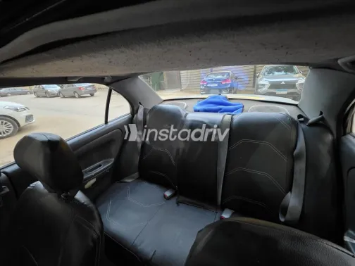 ميتسوبيشي لانسر 1999 فضي مستعملة للبيع - 9