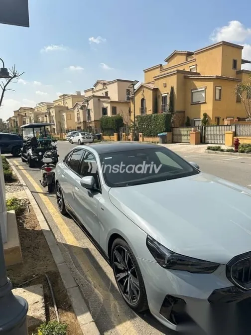 بي ام دبليو 520 2024 رمادي مستعملة للبيع - 1