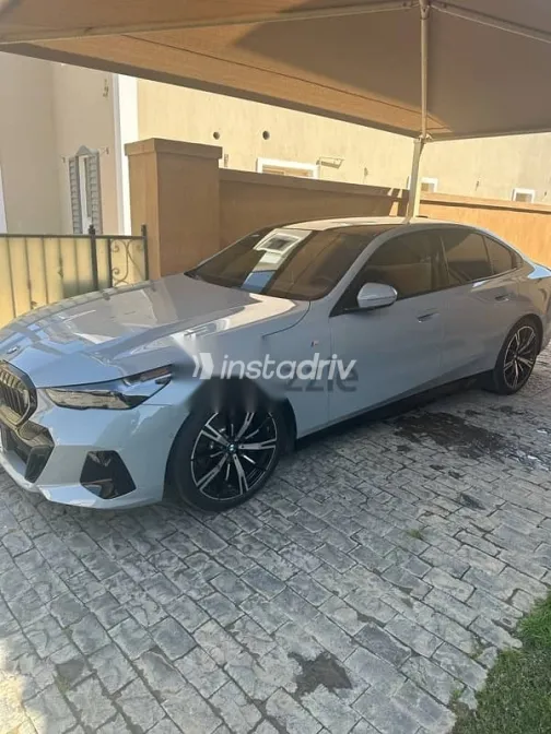 بي ام دبليو 520 2024 رمادي مستعملة للبيع - 4