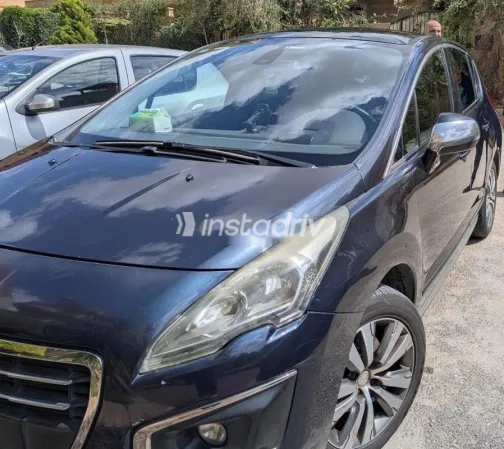 بيجو 3008 2016 أزرق غامق مستعملة للبيع - 3