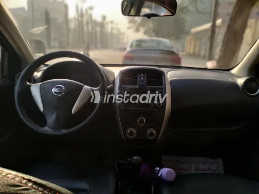 نيسان صنى 2016 أحمر مستعملة للبيع - 3