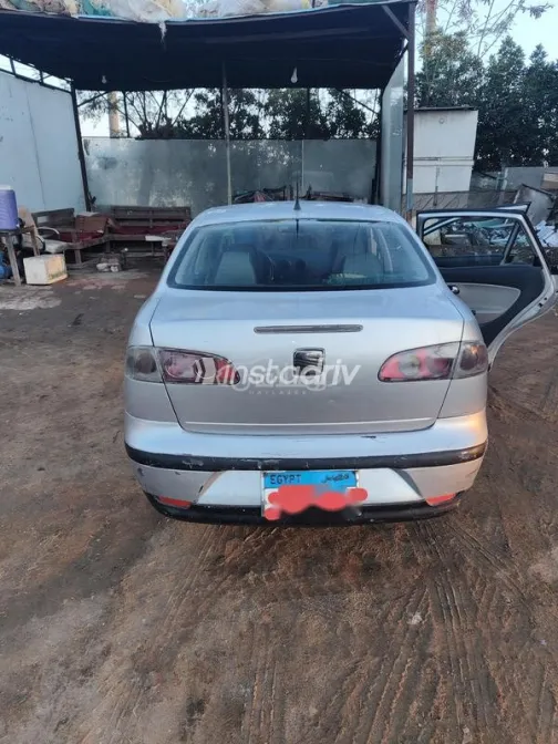 سيات كوردوبا 2005 فضي مستعملة للبيع - 4