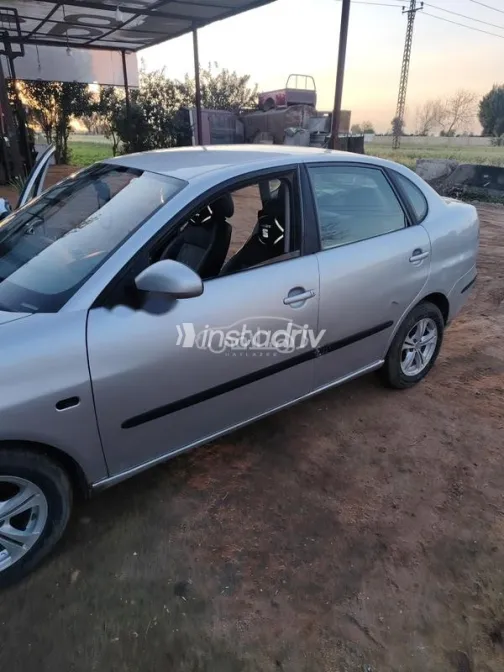 سيات كوردوبا 2005 فضي مستعملة للبيع - 6